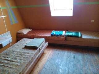 Комплексы для отдыха с коттеджами/бунгало Annimatsi Camping Отепя Двухместный номер с 2 отдельными кроватями и общей ванной комнатой-1